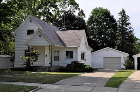 821 Harrison St, Belding, MI 48809 photo 1