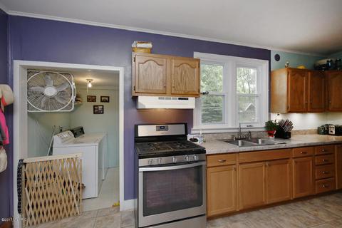 616 W May St, Belding, MI 48809 photo 8