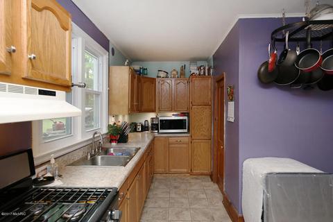 616 W May St, Belding, MI 48809 photo 7