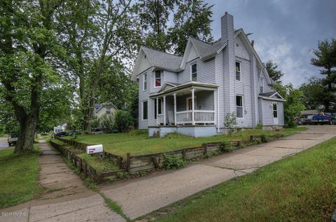 616 W May St, Belding, MI 48809 photo 2