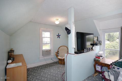 616 W May St, Belding, MI 48809 photo 16