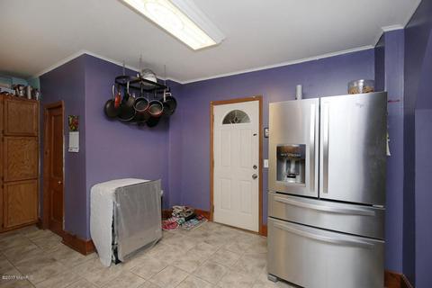 616 W May St, Belding, MI 48809 photo 10