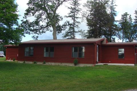 1139 E Tuttle Rd, Ionia, MI 48846 photo 1