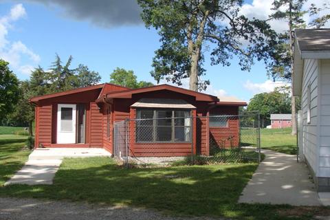 1139 E Tuttle Rd, Ionia, MI 48846 photo 4