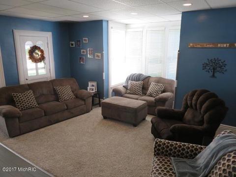 738 Block Rd, Bronson, MI 49028 photo 7