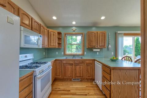 4311 Saturn Dr, Dorr, MI 49323 photo 14