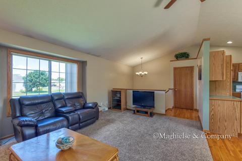 4311 Saturn Dr, Dorr, MI 49323 photo 4