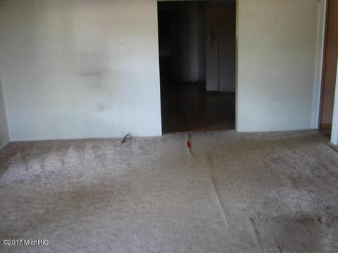 566 E Main St, Springport, MI 49284 photo 5