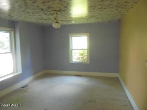 153 Washington, Sunfield, MI 48890 photo 11