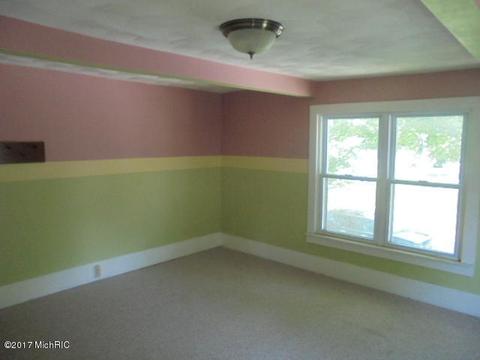 153 Washington, Sunfield, MI 48890 photo 6
