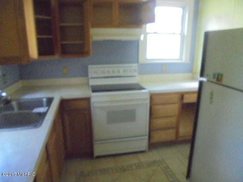 153 Washington, Sunfield, MI 48890 photo 4