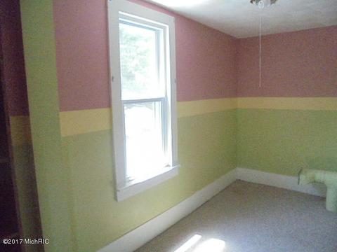 153 Washington, Sunfield, MI 48890 photo 5