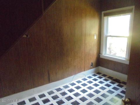 153 Washington, Sunfield, MI 48890 photo 9