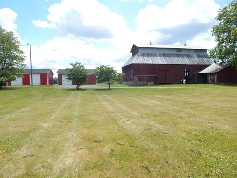 126 E 104th, Grant, MI 49327 photo 9