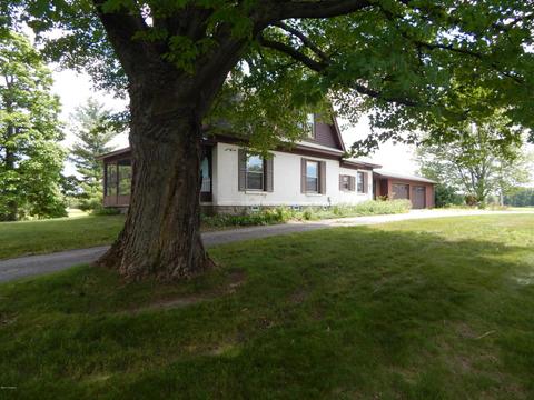 126 E 104th, Grant, MI 49327 photo 10