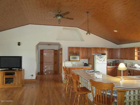 4663 Us-223, Adrian, MI 49221 photo 5