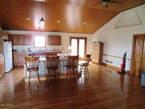4663 Us-223, Adrian, MI 49221 photo 4