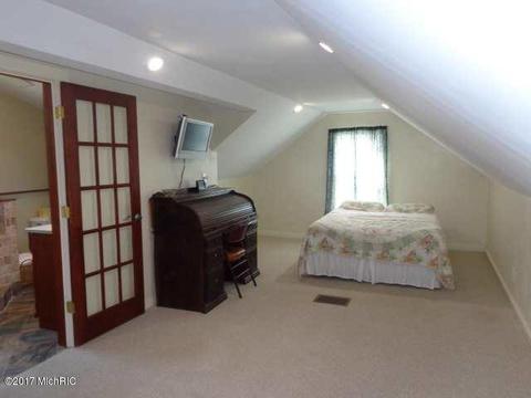 110 E Beech St, Three Oaks, MI 49128 photo 13