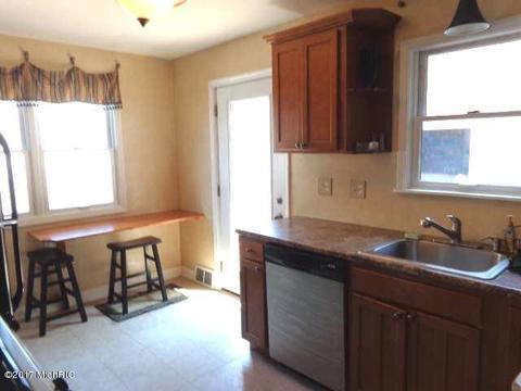 110 E Beech St, Three Oaks, MI 49128 photo 6