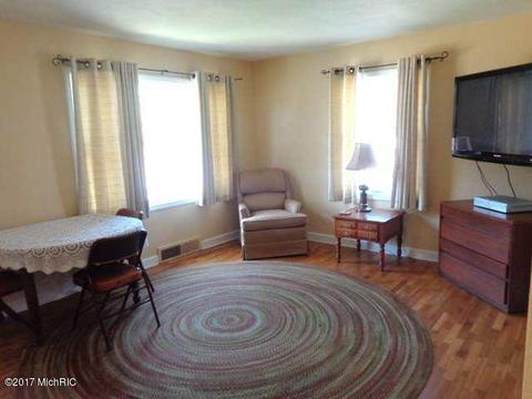 110 E Beech St, Three Oaks, MI 49128 photo 4
