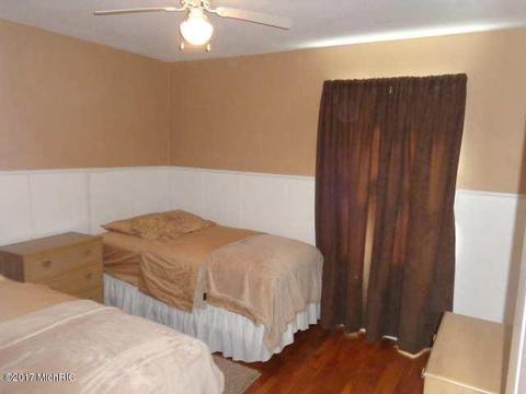 110 E Beech St, Three Oaks, MI 49128 photo 11