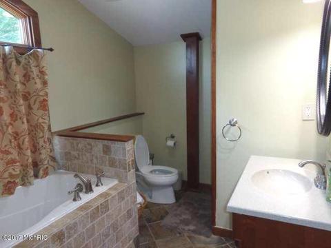 110 E Beech St, Three Oaks, MI 49128 photo 15
