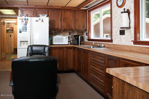 5698 Logging Trail Dr, Sears, MI 49679 photo 28