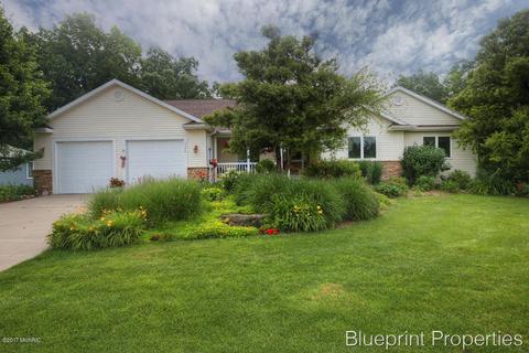 1375 5th St, Belding, MI 48809 photo 1