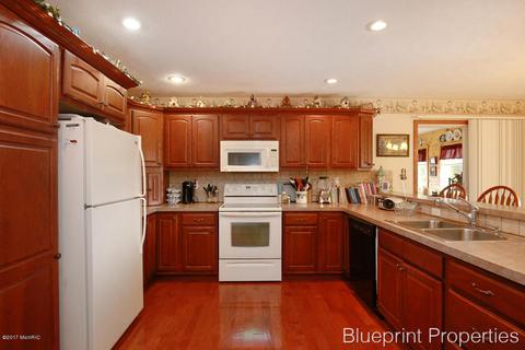 1375 5th St, Belding, MI 48809 photo 8