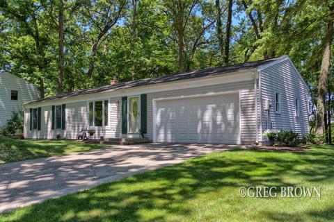 6151 Witherbee Dr SE, Ada, MI 49301 photo 3