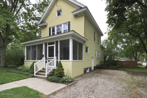 602 Hicks Ave, Plainwell, MI 49080 photo 2