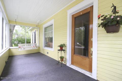 602 Hicks Ave, Plainwell, MI 49080 photo 3