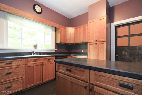 602 Hicks Ave, Plainwell, MI 49080 photo 10