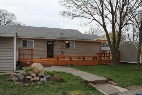 901 York St, Belding, MI 48809 photo 3