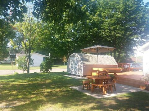 901 York St, Belding, MI 48809 photo 9