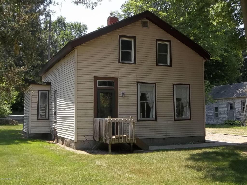 208 E South St, Cassopolis, MI 49031 photo 1