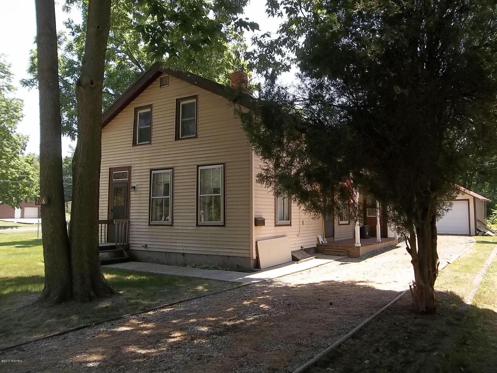 208 E South St, Cassopolis, MI 49031 photo 2