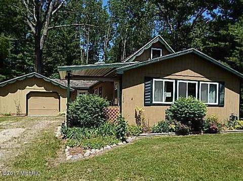 3640 Lansing Rd, Roscommon, MI 48653 photo 1