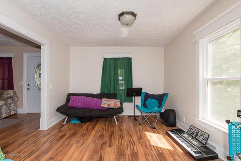 117 E Van Buren St, Bellevue, MI 49021 photo 5