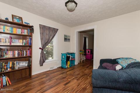 117 E Van Buren St, Bellevue, MI 49021 photo 12