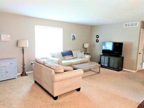 812 Grindle Dr SE, Lowell, MI 49331 photo 4