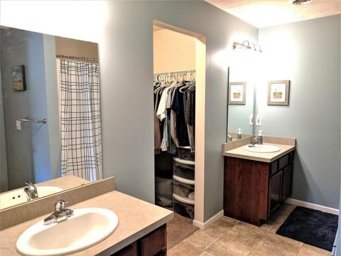 812 Grindle Dr SE, Lowell, MI 49331 photo 8