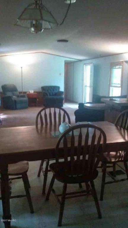 271 Taylor Rd, Blanchard, MI 49310 photo 2