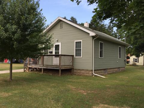 335 Chippewa St, Buchanan, MI 49107 photo 2
