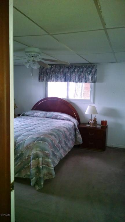 1190 Wolf Lake Dr, Baldwin, MI 49304 photo 9
