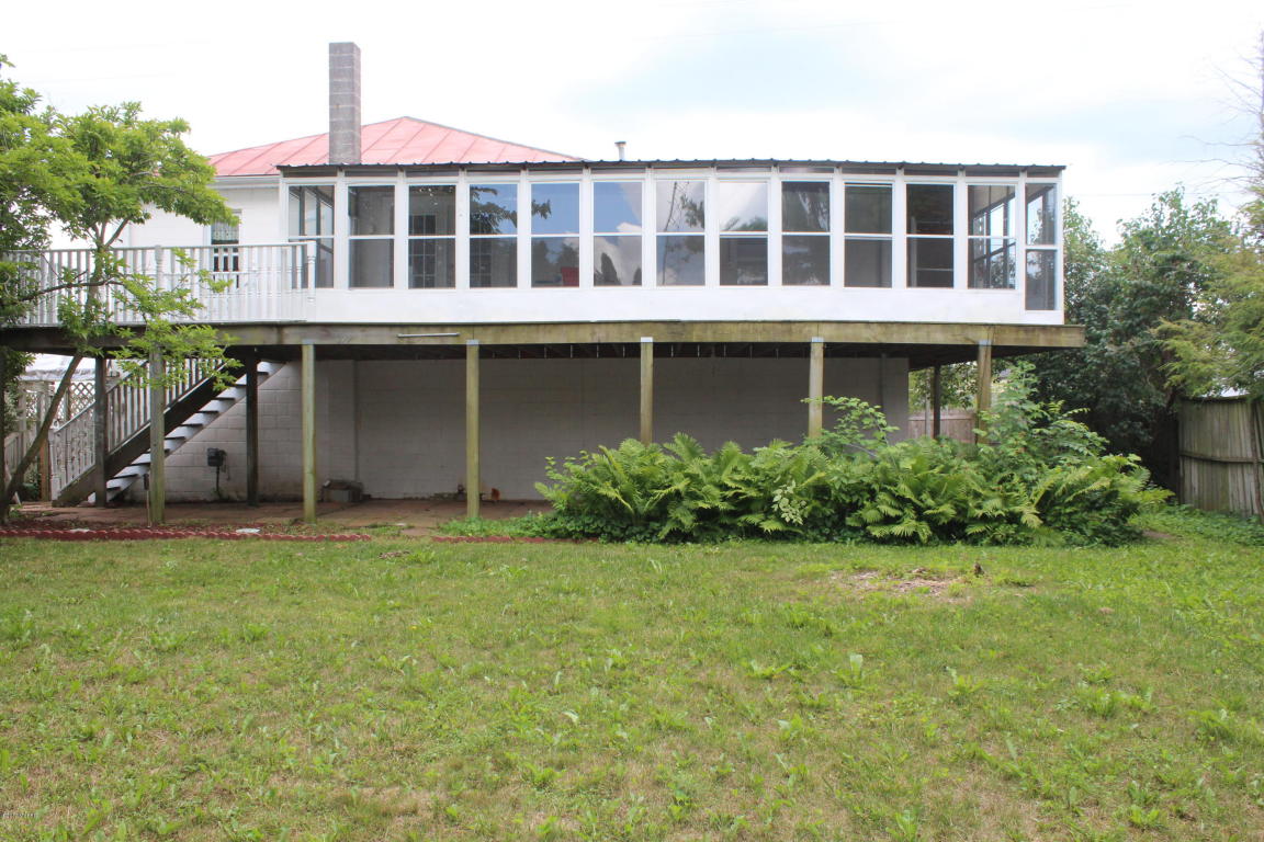 114 W Park St, Crystal, MI 48818 photo 3