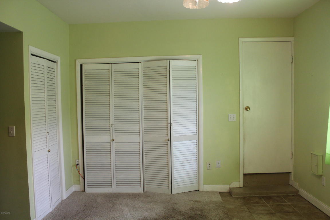 114 W Park St, Crystal, MI 48818 photo 21
