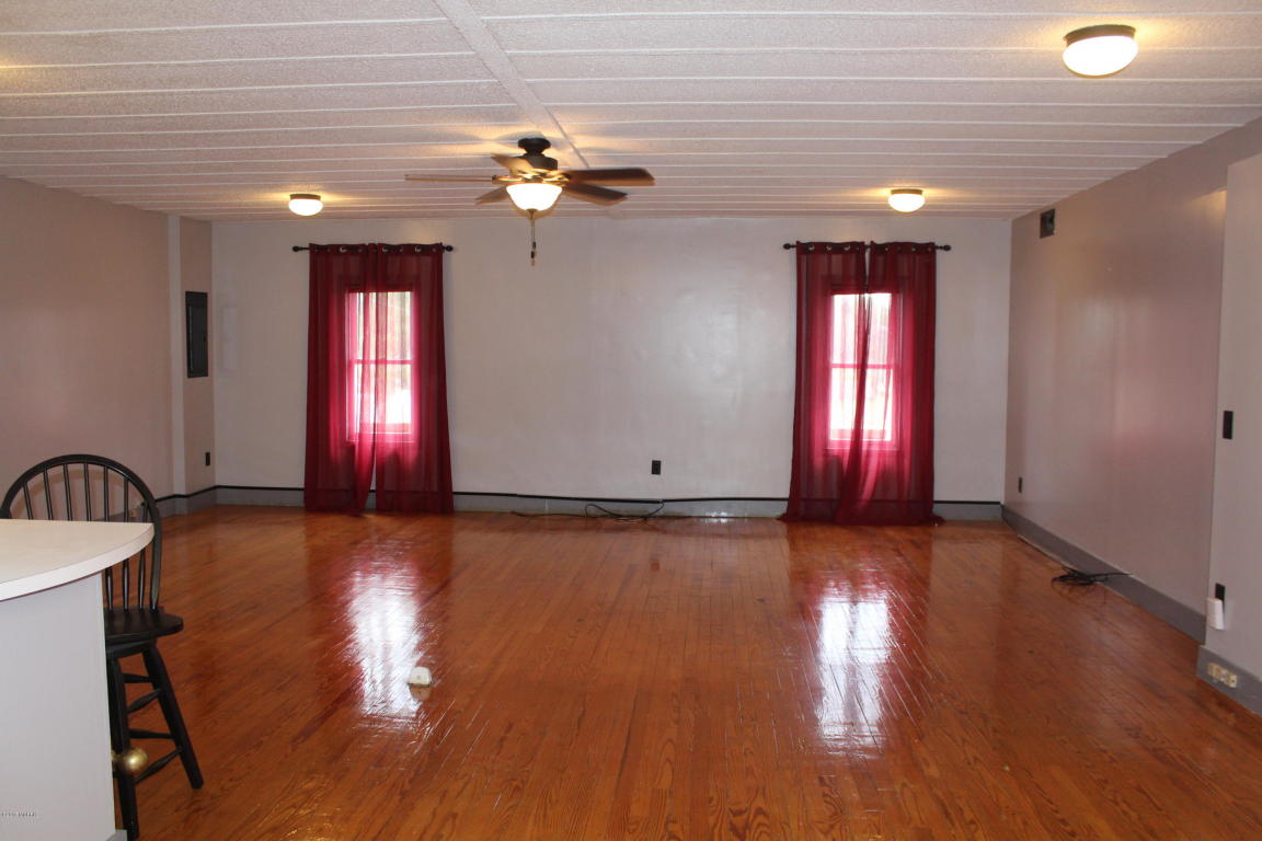 114 W Park St, Crystal, MI 48818 photo 5