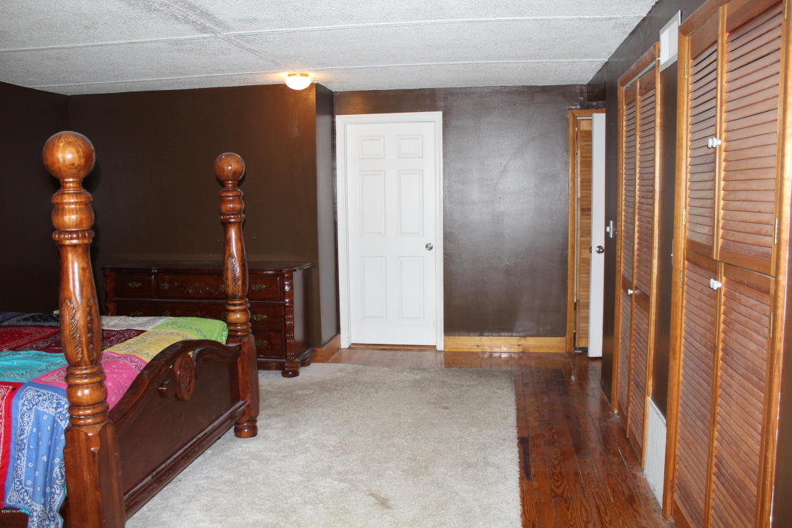 114 W Park St, Crystal, MI 48818 photo 12