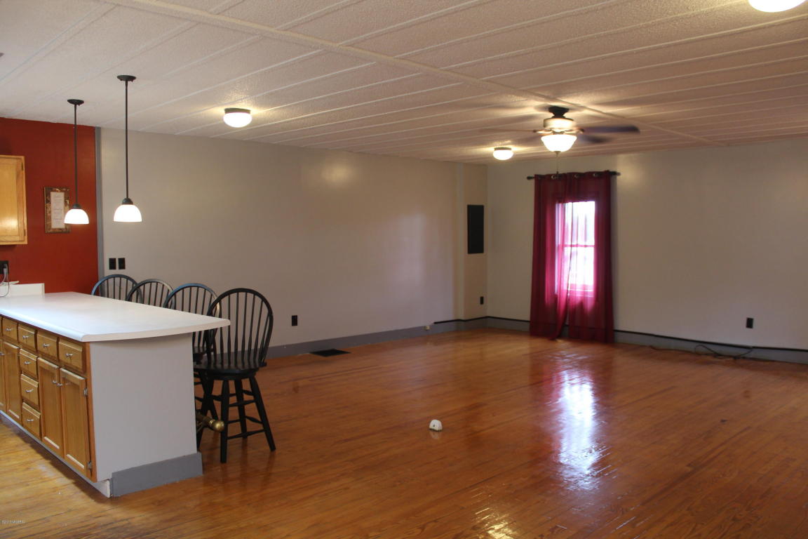 114 W Park St, Crystal, MI 48818 photo 6